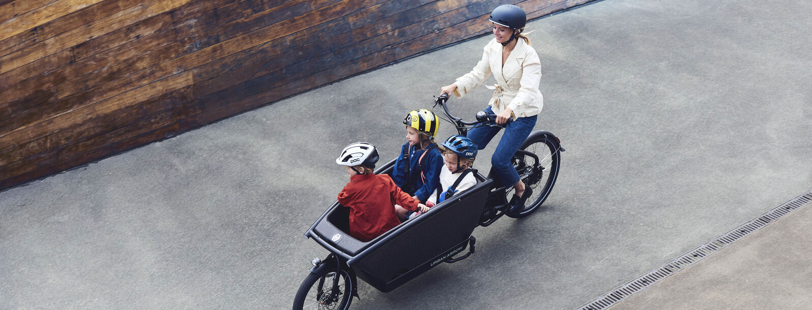 Auto vervangen, kinderen & cargo vervoeren: bakfiets, long-tail bike of fietskar?